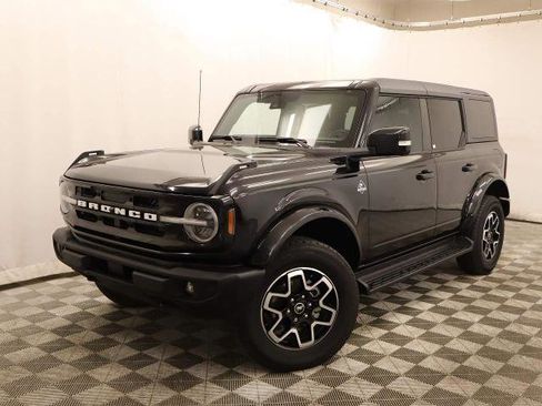 Certified 2025 Ford Bronco Outer Banks AWD/4WD image 2