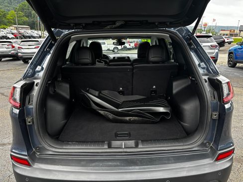 Used 2020 Jeep Cherokee Latitude Plus w/ Comfort/Convenience Group AWD/4WD image 7