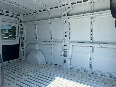 Used 2023 RAM ProMaster 2500 FWD image 11