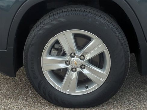 Used 2021 Chevrolet Trax LT w/ LT Convenience Package image 10