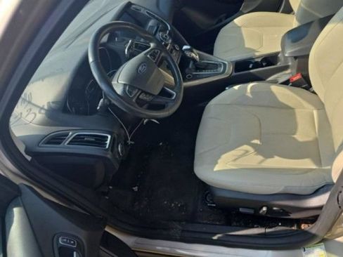 Used 2018 Ford Focus Titanium FWD image 8