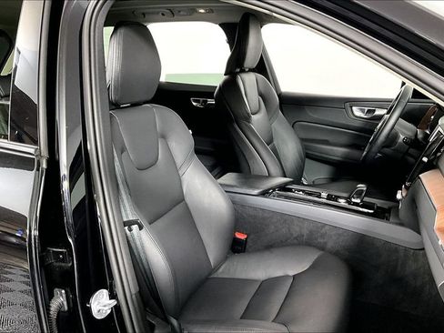 Used 2024 Volvo XC60 B5 Plus w/ Protection Package Premier AWD/4WD image 7