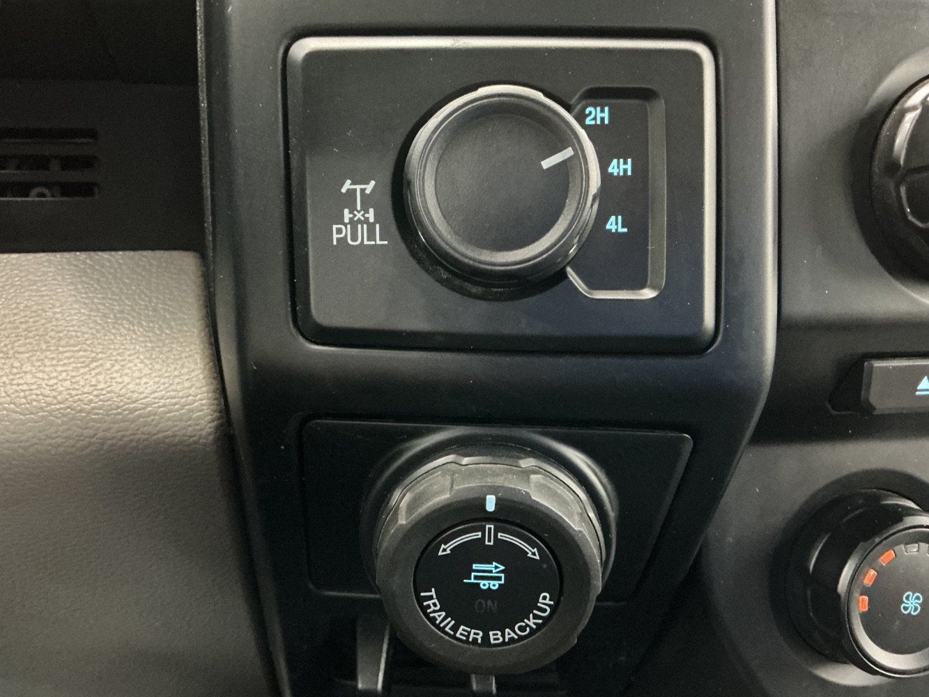 Used 2018 Ford F150 XL w/ Equipment Group 101A Mid AWD/4WD image 38