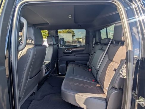 Certified 2025 Chevrolet Silverado 1500 High Country w/ Midnight Edition AWD/4WD image 11