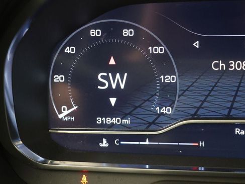 Used 2022 GMC Yukon SLE w/ Gmc Pro Safety Plus Package image 18