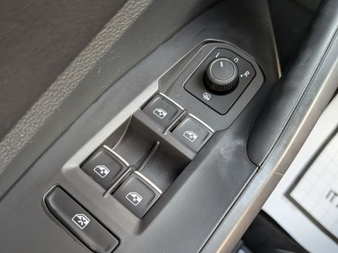 Certified 2025 Volkswagen Jetta S FWD image 20