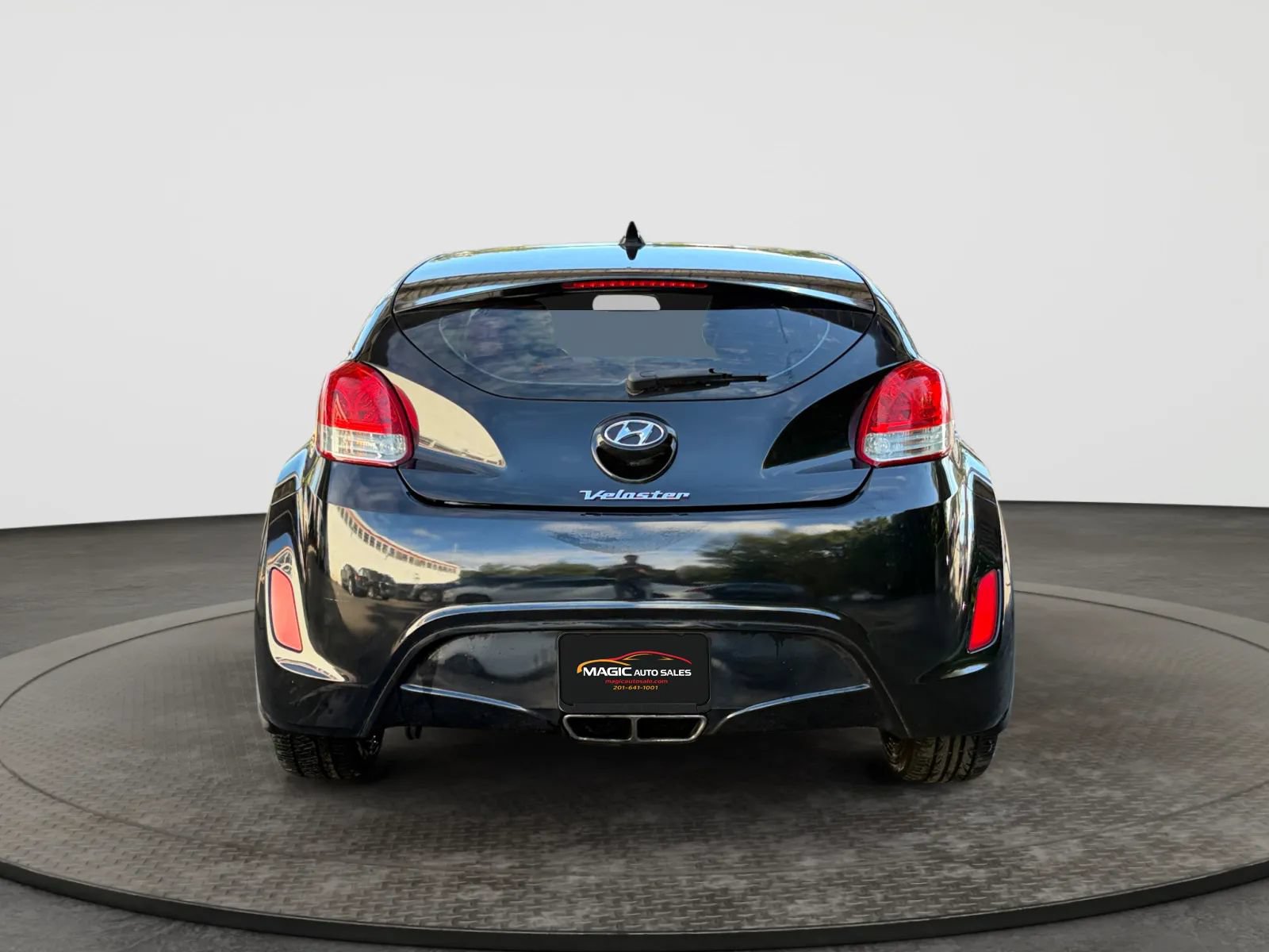 Used 2013 Hyundai Veloster w/ Style Pkg FWD image 9