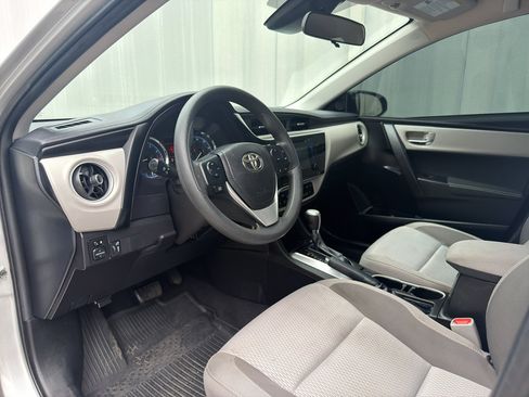 Used 2018 Toyota Corolla LE FWD image 10