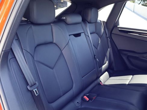 Certified 2025 Porsche Macan image 23