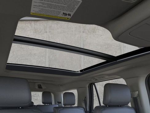 New 2025 Ford Expedition Active image 22