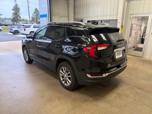 Used 2024 GMC Terrain SLT AWD/4WD image 7