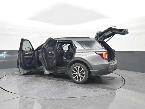 Used 2025 Ford Explorer ST-Line image 46