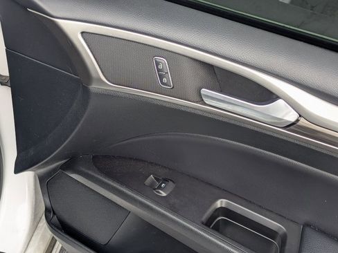 Used 2017 Ford Fusion SE image 34