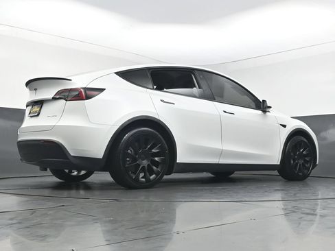 Used 2021 Tesla Model Y Long Range AWD/4WD image 43