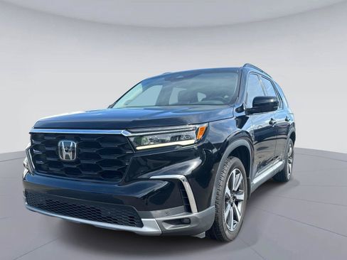 Certified 2024 Honda Pilot Touring image 8