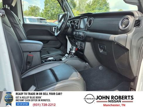 Used 2022 Jeep Wrangler Unlimited Sahara w/ Cold Weather Group image 21