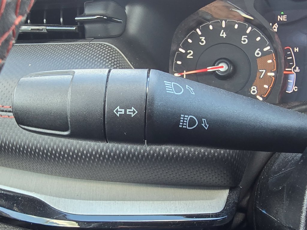 Used 2025 Jeep Compass Trailhawk AWD/4WD image 24