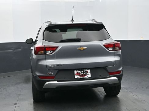 Used 2025 Chevrolet TrailBlazer LT w/ Driver Confidence Package image 5