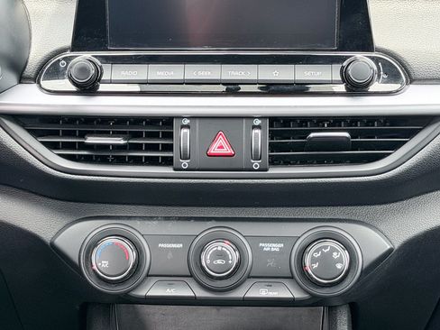 Used 2023 Kia Forte LXS w/ LXS Technology Package FWD image 17