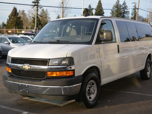 Used 2019 Chevrolet Express 3500 LT w/ LT Preferred Equipment Group image 3