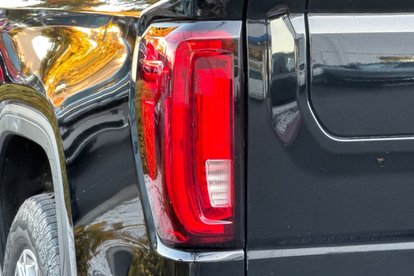 Used 2020 GMC Sierra 1500 SLT w/ SLT Premium Package AWD/4WD image 45