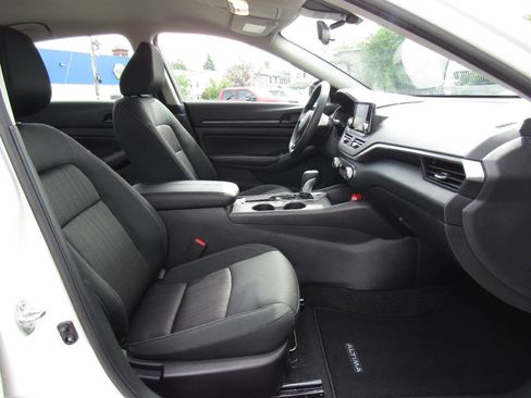 Used 2024 Nissan Altima 2.5 S FWD image 22