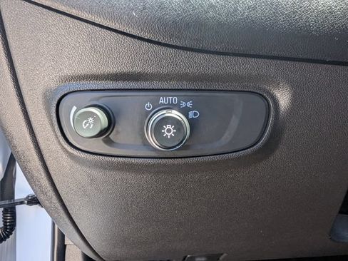 Used 2019 Chevrolet Equinox LT FWD image 12