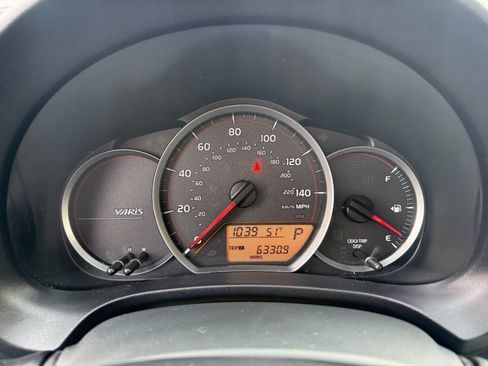 Used 2012 Toyota Yaris LE image 14