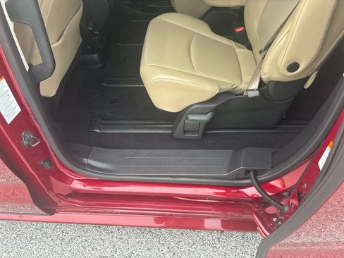 Used 2021 Toyota Sienna XLE FWD image 20
