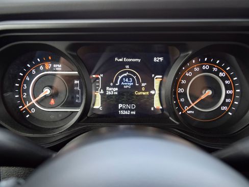 Used 2025 Jeep Gladiator Mojave w/ Convenience Group AWD/4WD image 12