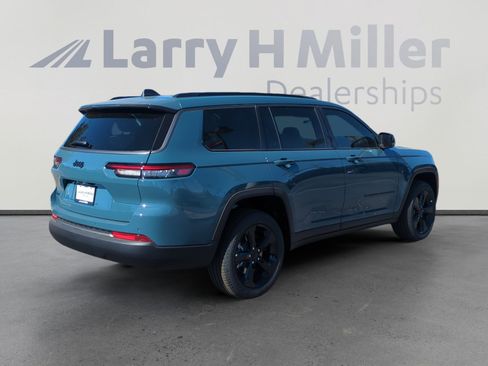 New 2026 Jeep Grand Cherokee L Limited w/ Limited Altitude Package AWD/4WD image 5