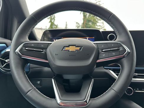 New 2026 Chevrolet Equinox EV LT image 23