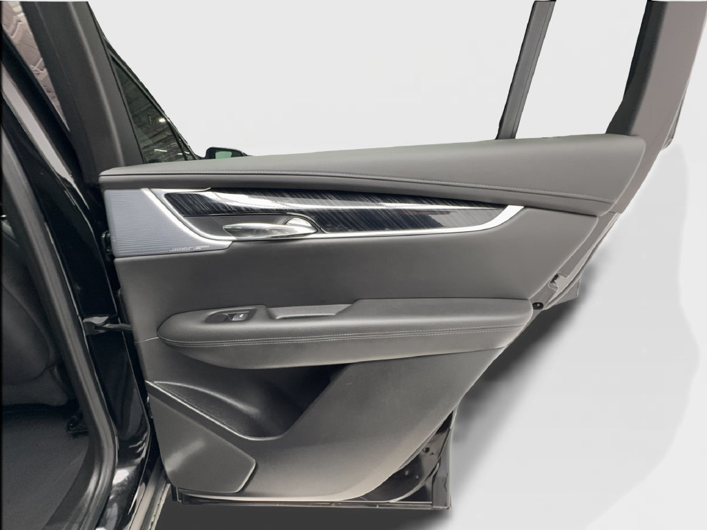 Used 2025 Cadillac XT6 Premium Luxury AWD/4WD image 35