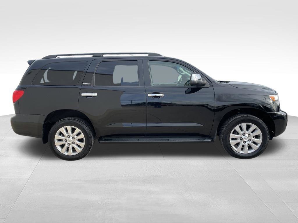 Used 2017 Toyota Sequoia Platinum RWD image 4