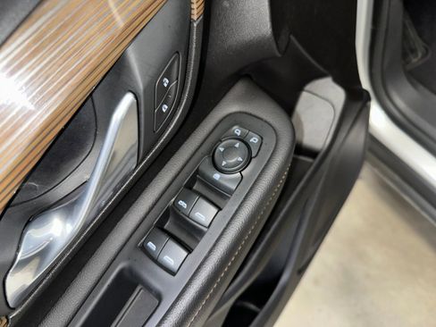 Used 2019 GMC Terrain SLE w/ Driver Convenience Package image 5