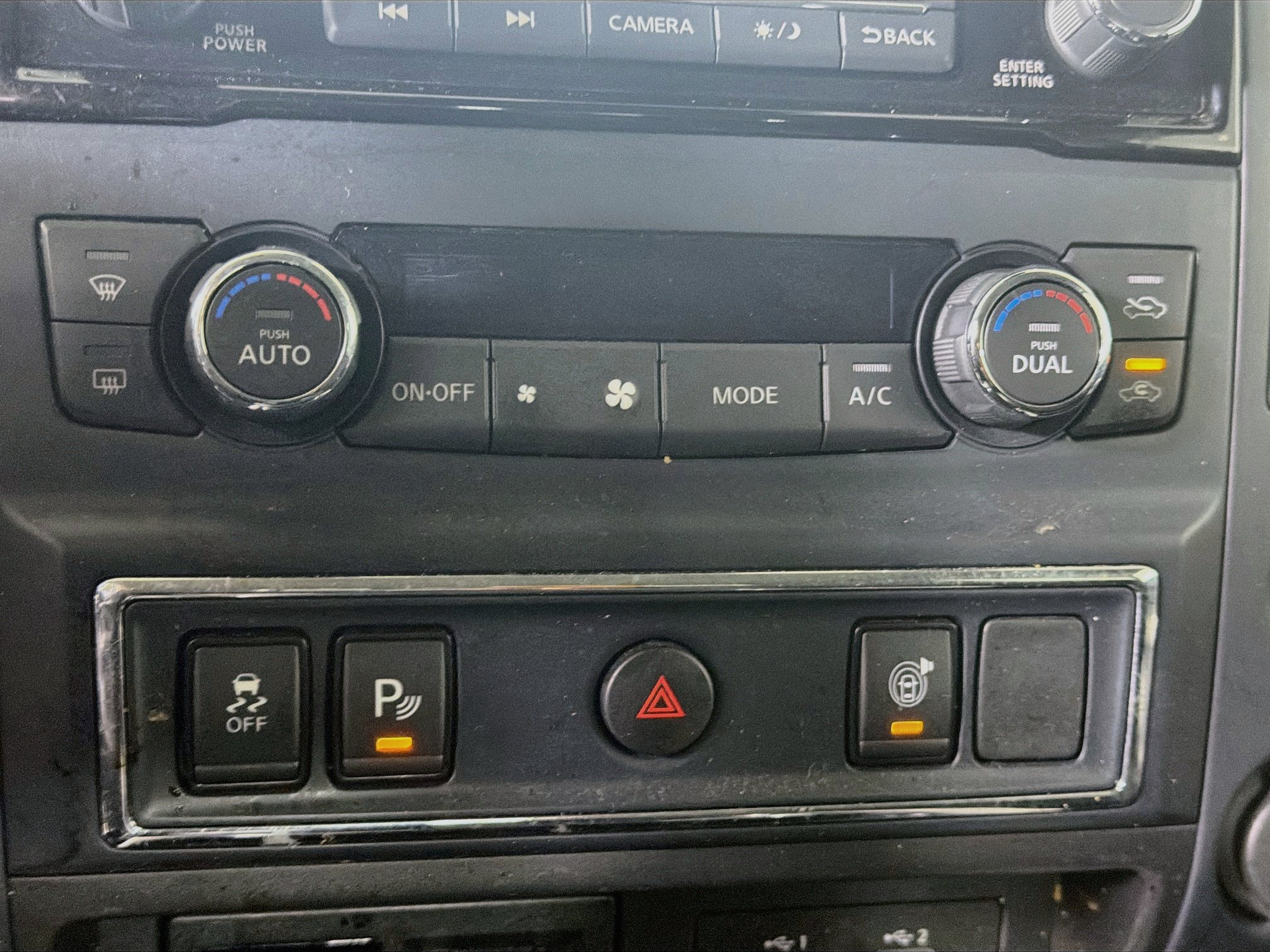 Used 2022 Nissan Titan SV w/ SV Convenience Package AWD/4WD image 23