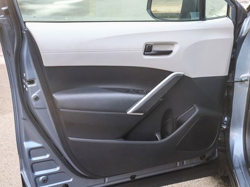 Certified 2022 Toyota Corolla Cross L image 20