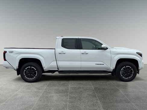 New 2025 Toyota Tacoma TRD Sport image 6