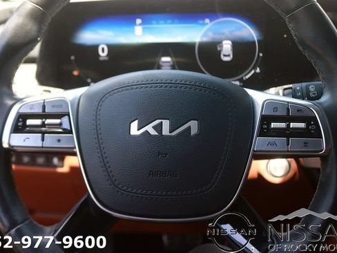 Used 2023 Kia Telluride SX Prestige X-Pro AWD/4WD image 17