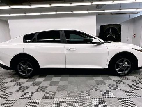 Used 2025 Kia K4 FWD image 14