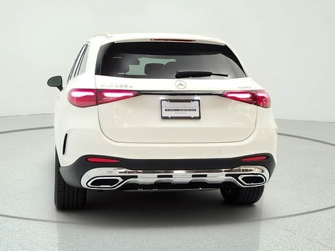 Used 2025 Mercedes-Benz GLC 350e 4MATIC image 6