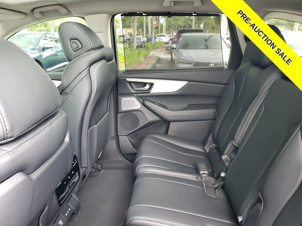 Used 2026 Acura MDX w/ Technology Package FWD image 12