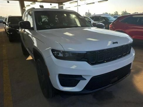 Used 2023 Jeep Grand Cherokee Altitude AWD/4WD image 1