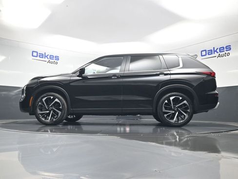 Used 2024 Mitsubishi Outlander SE Black Edition image 42