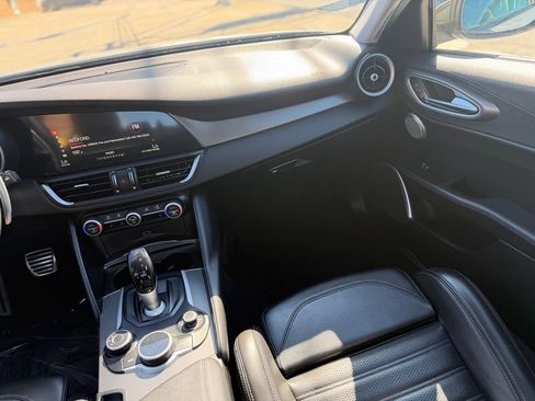 Used 2019 Alfa Romeo Giulia Ti Sport w/ Quick Order Package 22S Sport AWD/4WD image 18