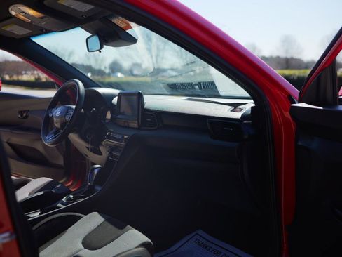 Used 2019 Hyundai Veloster 2.0 image 22