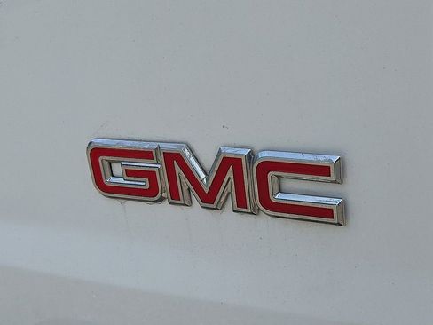Used 2017 GMC Savana 2500 RWD image 29