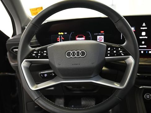 Used 2025 Audi Q5 Premium Plus w/ Premium Plus AWD/4WD image 4