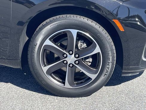 Used 2022 Buick Enclave Essence w/ Experience Buick Package image 10