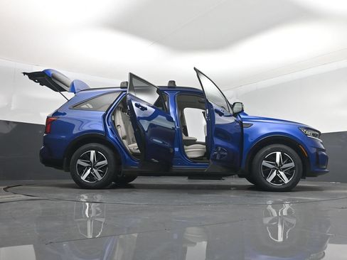 Used 2023 Kia Sorento S w/ Panoramic Sunroof Package FWD image 7